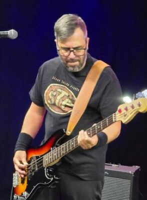 Band performance photo 39