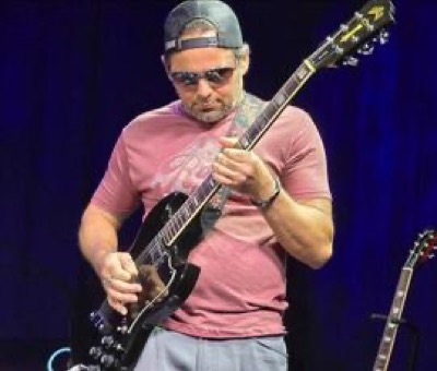 Band performance photo 40